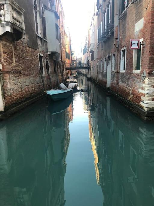 Walk On The Water ✧ 5 Minutes To Rialto Bridge Leilighet Venezia Eksteriør bilde